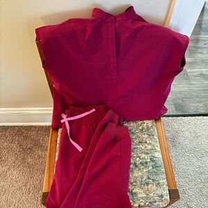 Figs Women's Scrub Set